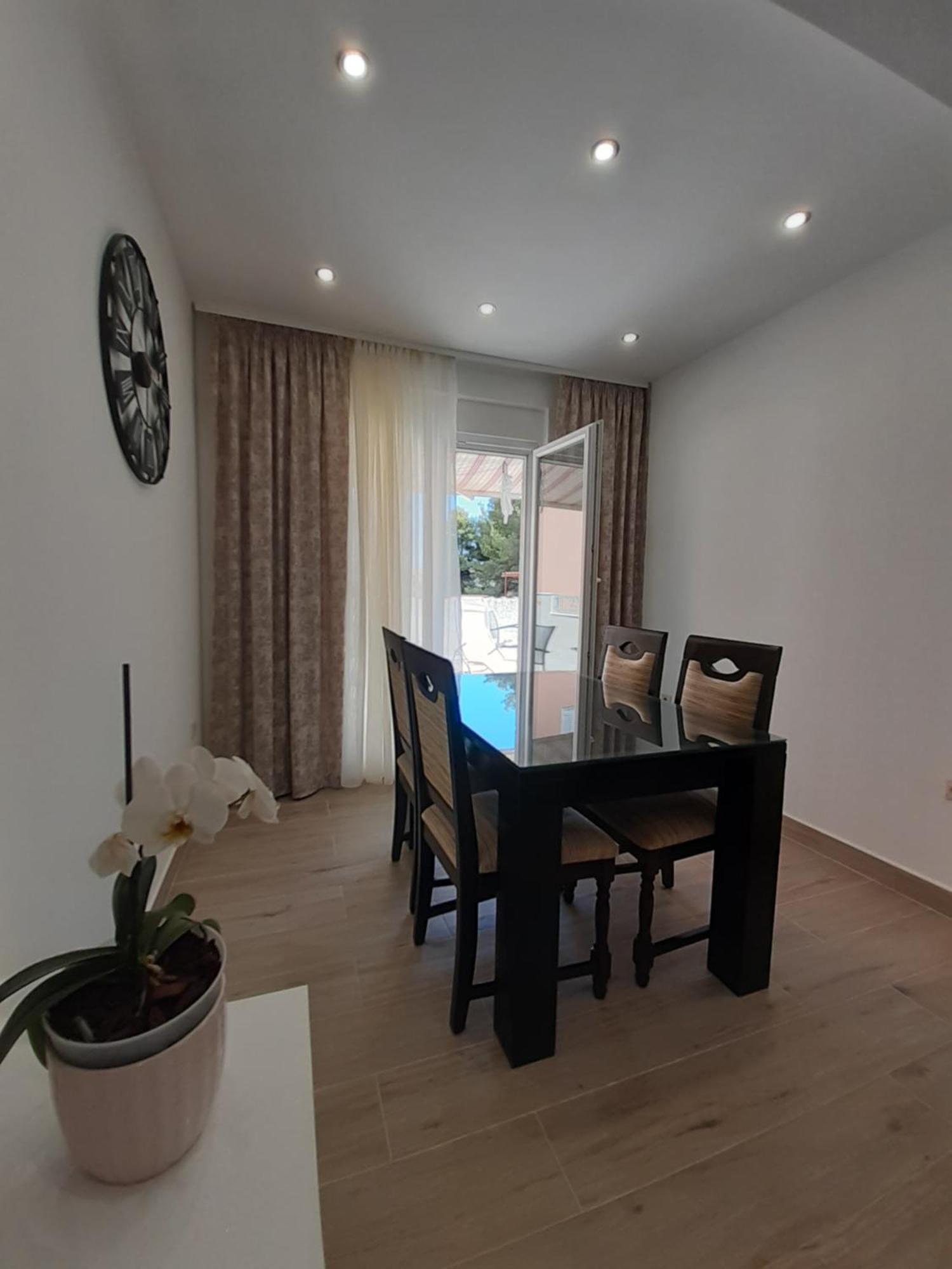 Apartment Lucky With Jacuzzi Trogir Chambre photo