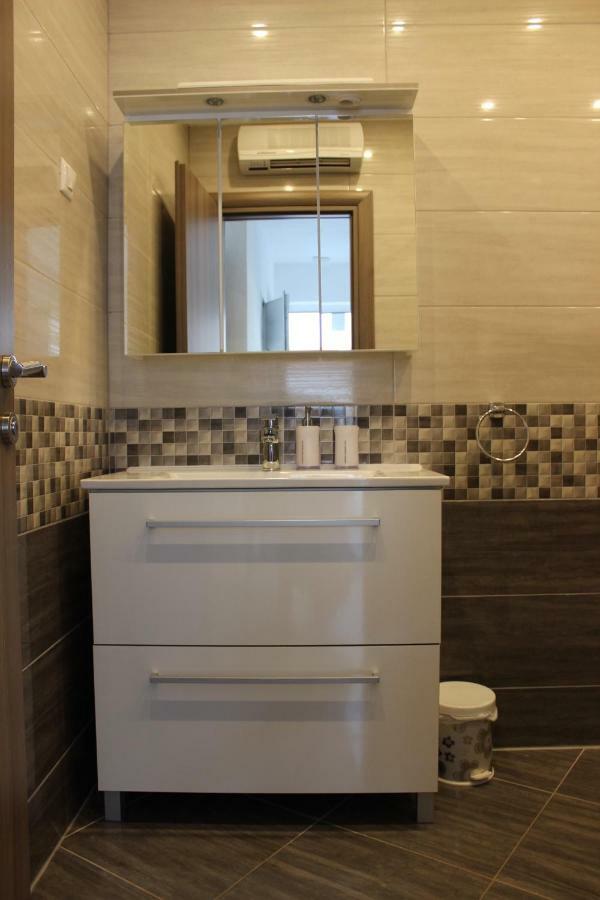 Apartment Lucky With Jacuzzi Trogir Extérieur photo