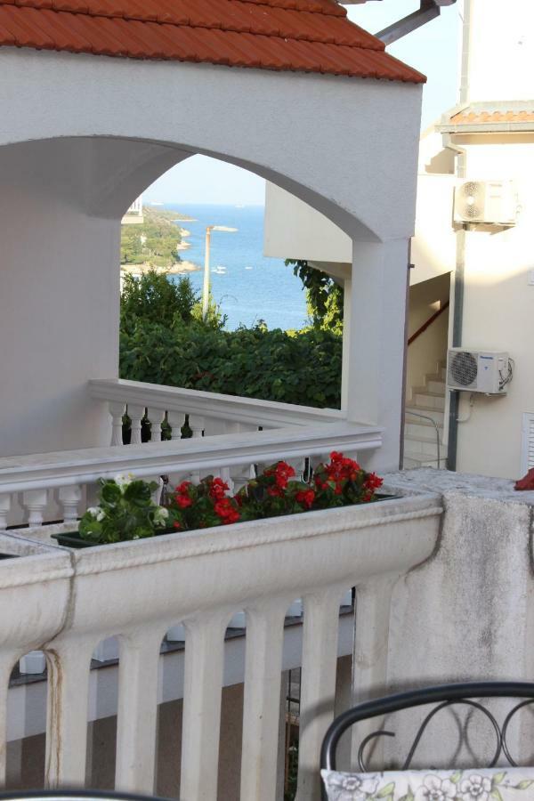 Apartment Lucky With Jacuzzi Trogir Extérieur photo