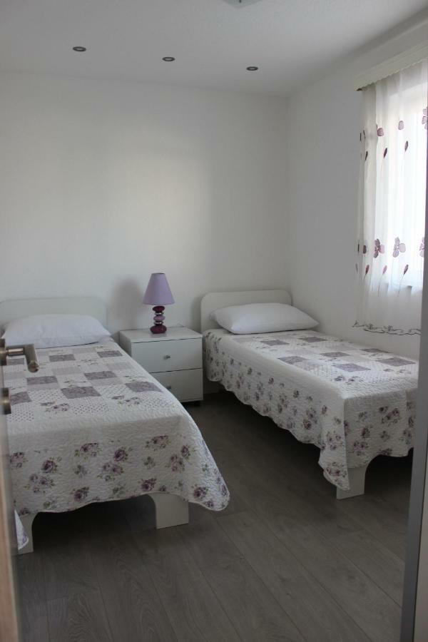Apartment Lucky With Jacuzzi Trogir Extérieur photo