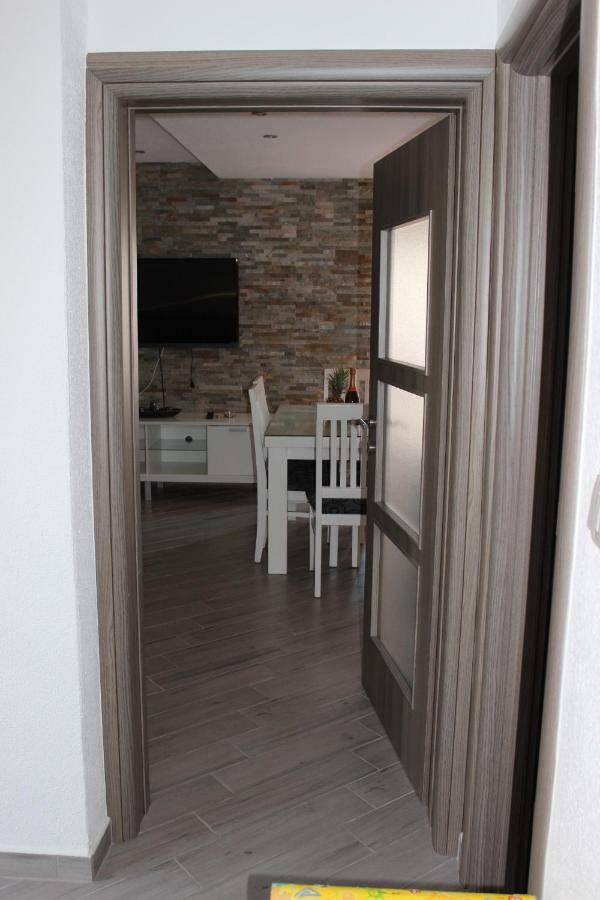 Apartment Lucky With Jacuzzi Trogir Extérieur photo