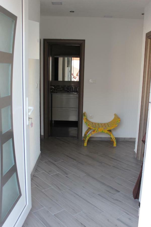 Apartment Lucky With Jacuzzi Trogir Extérieur photo