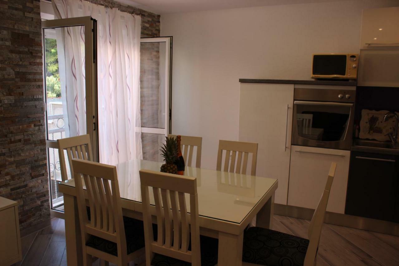 Apartment Lucky With Jacuzzi Trogir Extérieur photo