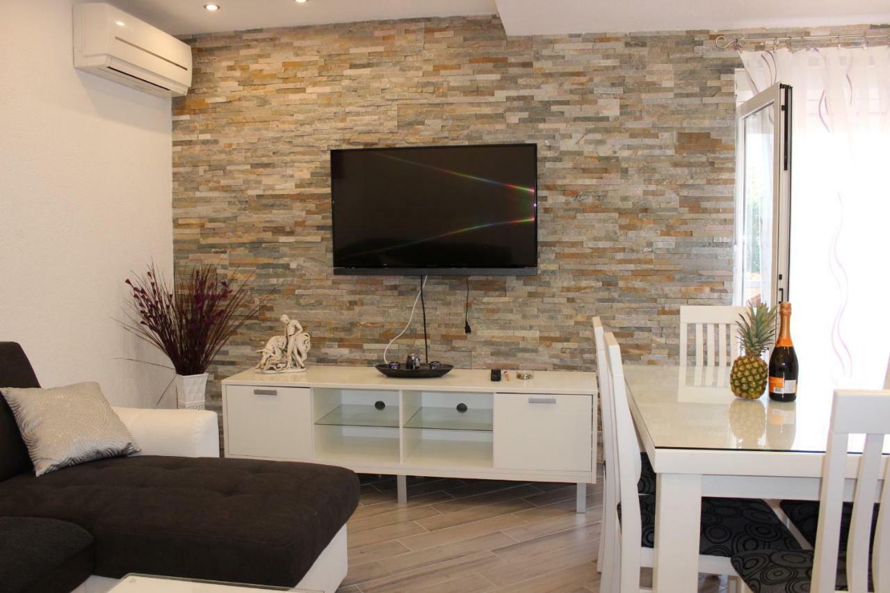 Apartment Lucky With Jacuzzi Trogir Extérieur photo